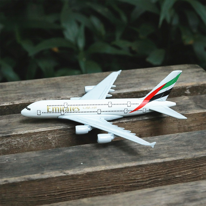 Emirates Airlines Airbus 380 เครื่องบินรุ่น 15 ซม.Diecast โลหะ A380 การบินเครื่องบินเครื่องประดับสะส