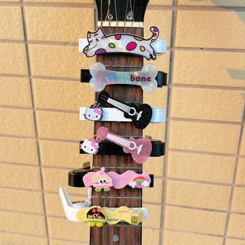 กีต้าร์โปร่งน่ารัก Capo กีต้าร์โปร่งไฟฟ้า Ukulele Capo Tuner การ์ตูนโลหะ Capo X0104