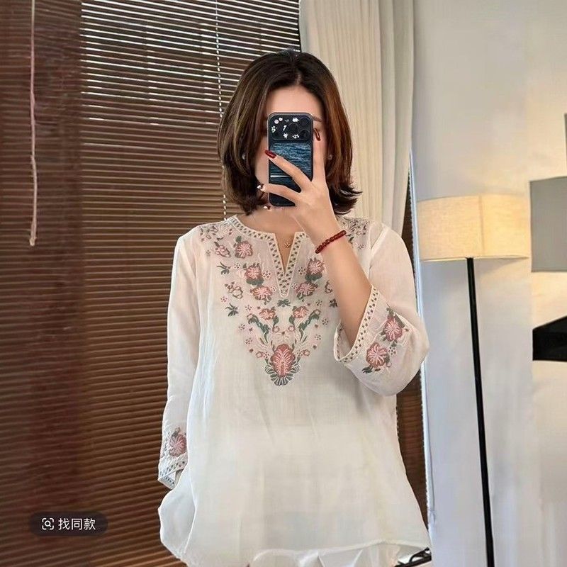 ฤดูร้อนเสื้อเชิ้ตสตรีสไตล์ใหม่ของสตรีความรู้สึกสูงที่ไม่ซ้ํากันเสื้อยืดที่สวยงามของชาวต่างชาติผ้าฝ้ายและผ้าลินินแขนครึ่งเสื้อกล้ามบางระบายอากาศสะดวกสบายอารมณ์แฟชั่นผอมสบาย ๆ การเดินทางประจําวันสินค้าที่จําเป็น