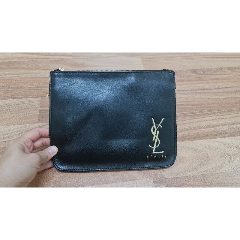 กระเป๋าเครื่องสำอางค์ YSL ของแท้  กระเป๋าถือYSL