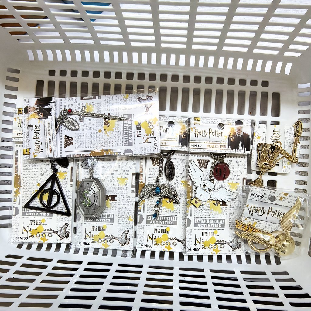 2025 Ha · Potter Four Academy Soulware จี้ Golden Flying Pirate Hedwig Death Weapon