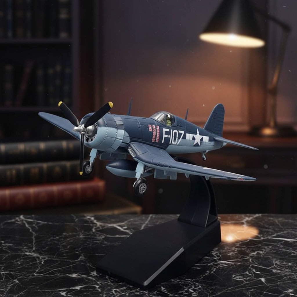 การก่อสร้างโลหะผสม 1/72 Scale F4U Corsair Model โมเดลเครื่องบินรบอเมริกันที่ละเอียดสูงสําหรับผู้ที่ช