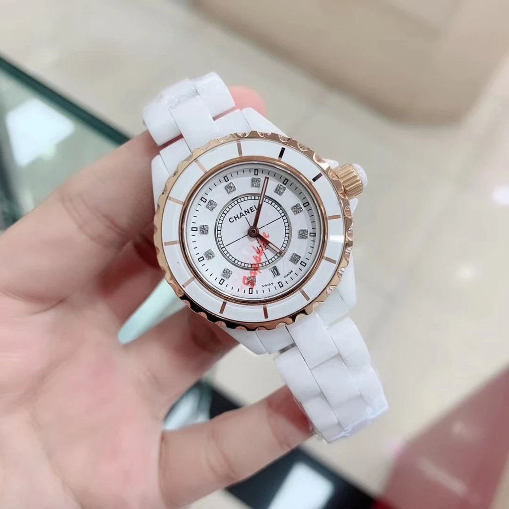 CHANEL • CHANEL #J12 #
สายรัดเคส เซรามิกที่มีความแม่นยําสูงไฮเทคที่ใช้ทั้งหมดพร้อมกระจกแซฟไฟร์คุณภาพ