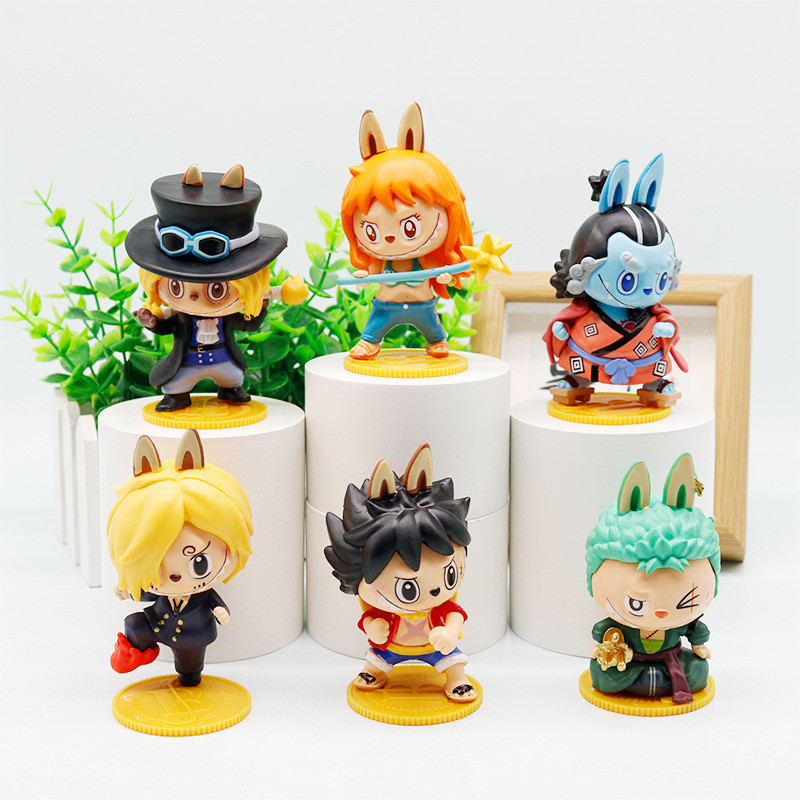 ขายร้อน LABUBU One Piece Series อินเทรนด์เล่นตกแต่งตุ๊กตา One Piece LABUBU รถ Mystery กล่องรูปขายส่ง