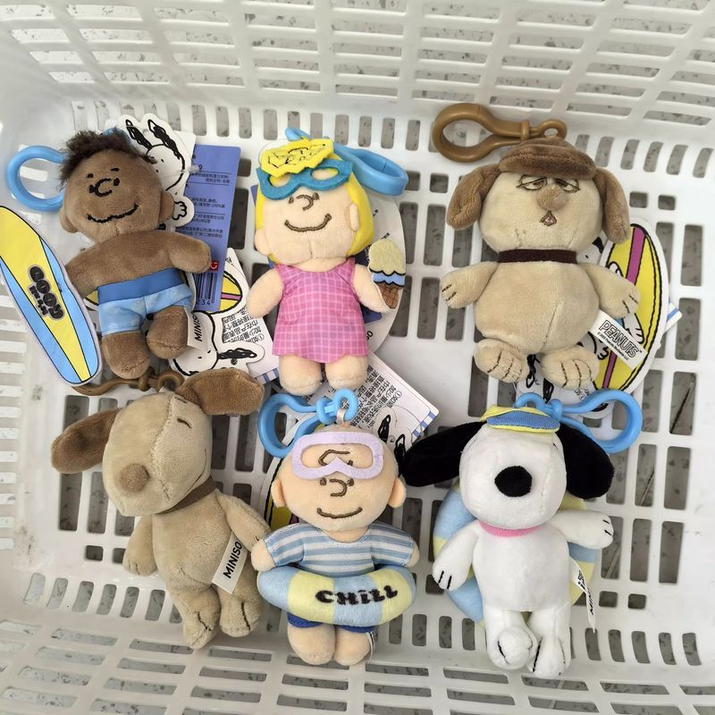 MINISO MINISO MINISO แหวน Snoopy Sea Diary Series จี้ตุ๊กตา แหวนว่ายน้ํา Charlie Franklin จี้ W