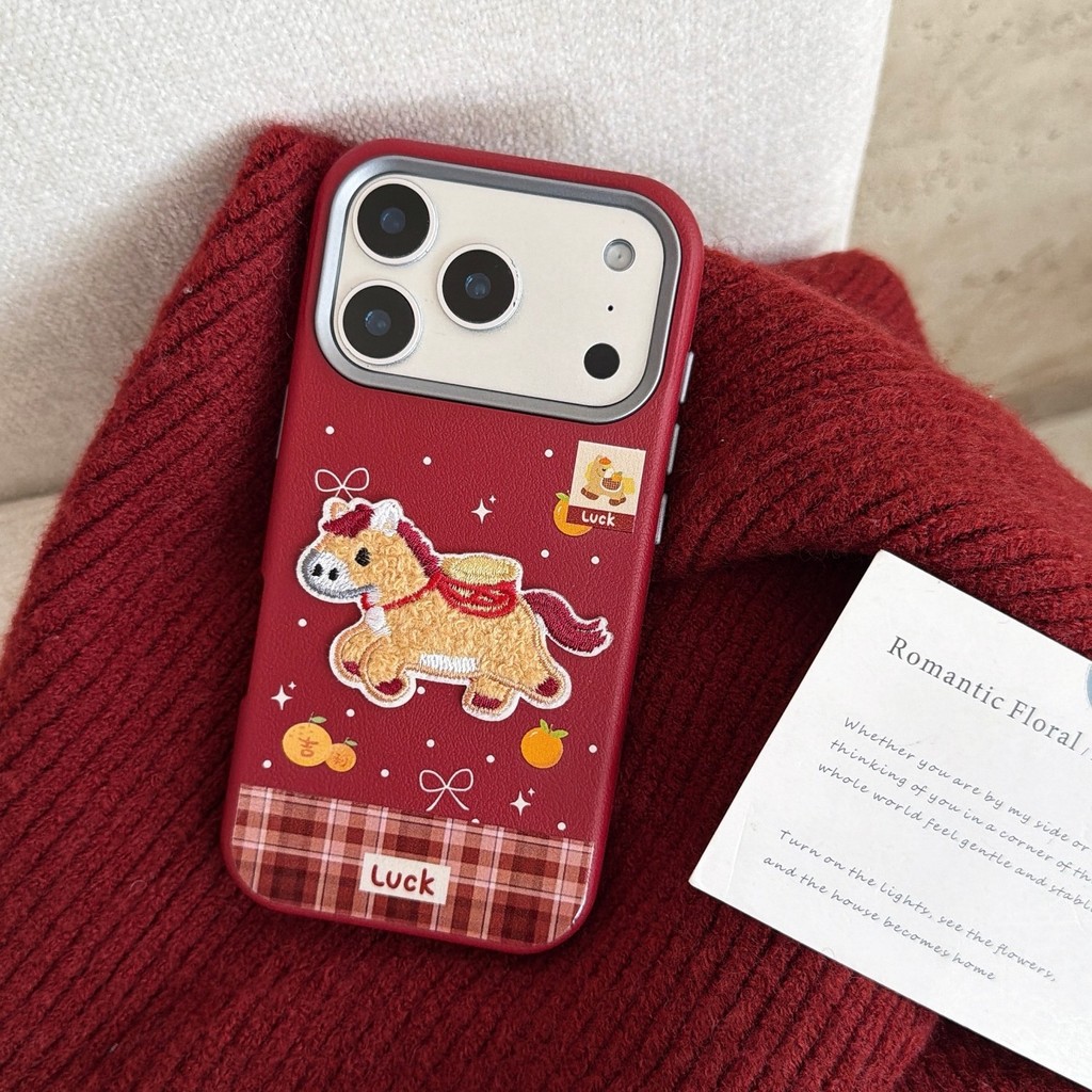 สไตล์จีนทําให้โชคลาภปักม้าปีใหม่สีแดงหนังPUเคสโทรศัพท์สําหรับiPhone 17Promax 12 13 14 15 16 Pro Max 17Proกันกระแทกผู้หญิงมือถือฝาครอบปลอก - รูปที่ 3