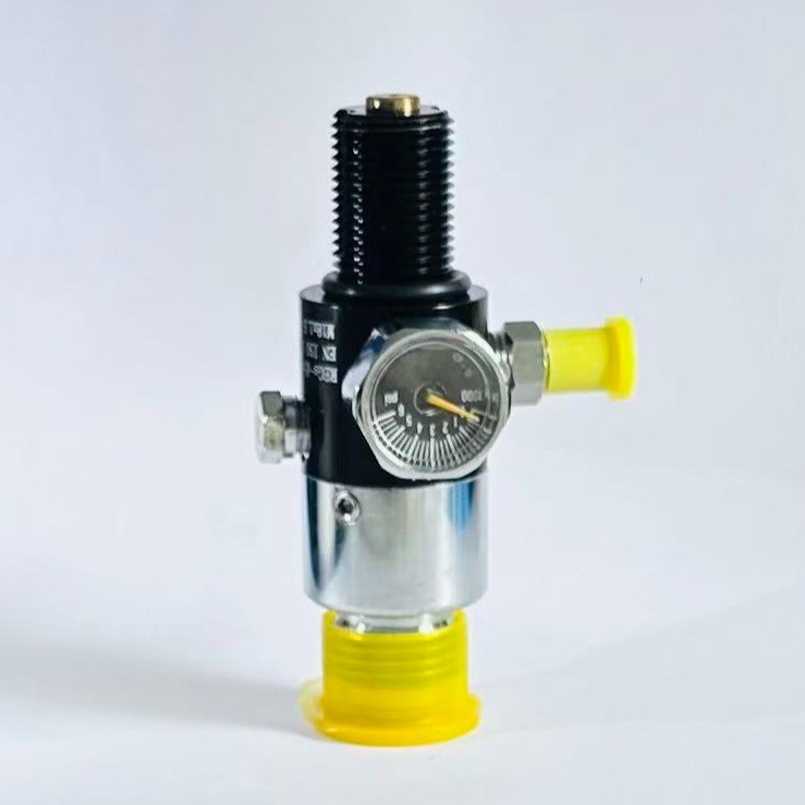 เครื่องควบคุมวาล์ว Paintball สีดํา 4500psi HPA Air Tank Output 1800psi Threads ใหม่
