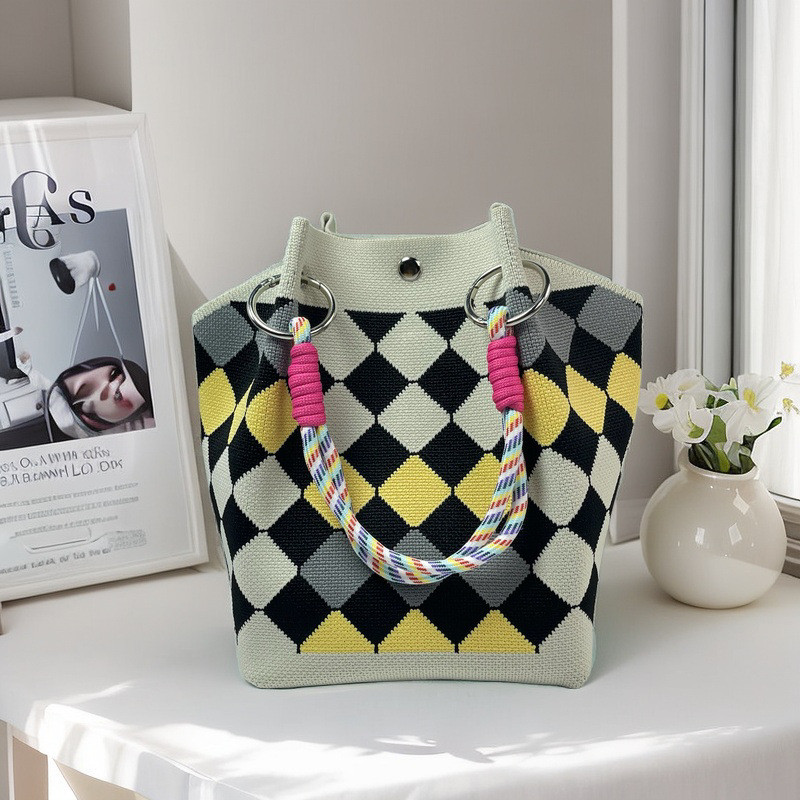 กระเป๋า Tote ลายถักเพชร สีดำและขาว ขนาดใหญ่ พกพาสะดวก สะพายข้างได้ เหมาะสำหรับทุกวันและการใช้งานหลากหลาย