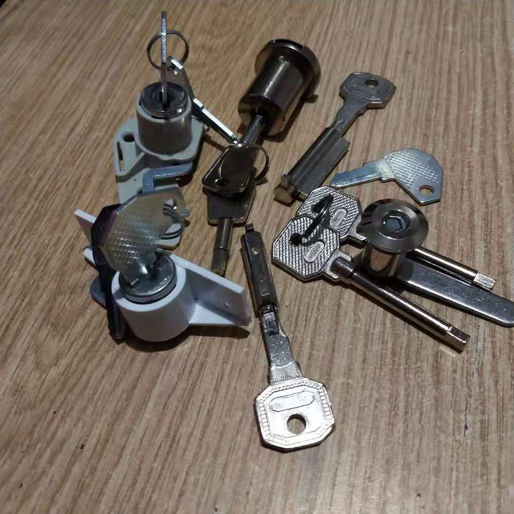 OKMA ตู้เย็น Key Freezer Key เหมาะสําหรับ Hairong ตู้แช่แข็ง Haier ตู้แช่แข็งประตูล็อคฝาครอบกระจก Ke