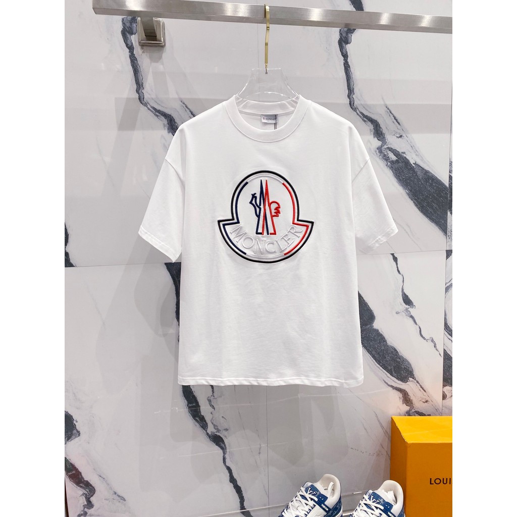 Moncler/Moncler 2026 คลาสสิกรอบคอแขนสั้นเสื้อยืดผู้ชายผู้หญิงโลโก้พิมพ์เกลียวกีฬาแขนสั้น Raglan แขนก