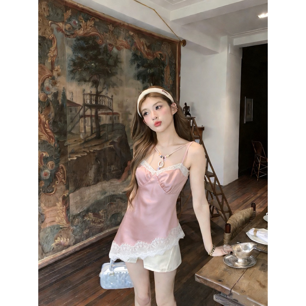 Kitty พร้อมส่ง🌸เสื้อสายเดียว🌸ลูกไม้ ซาติน หรูหรา ดีไซน์ ผูกหลัง ชายระบาย นุ่ม ทรงเข้ารูป เซ็กซี่ ใส่ปัง ปีใหม่ลิมิเต็ด - รูปที่ 4