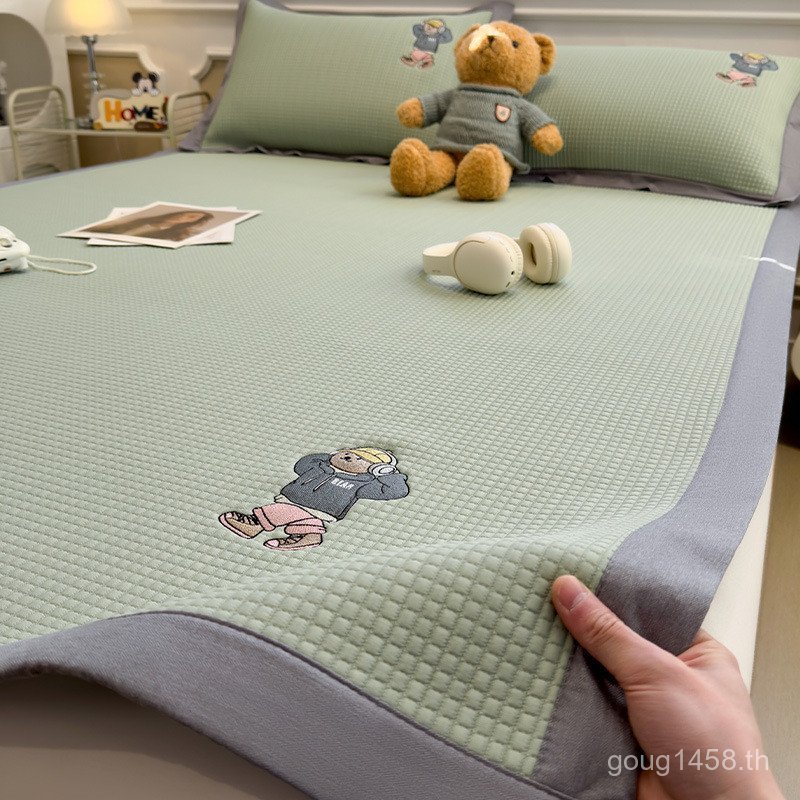 Series 2025 Cool Mat ผ้าไหมการ์ตูน Fu Binghua Bear Mat Practice Peas เย็บปักถักร้อย Berglun Ice สไตล