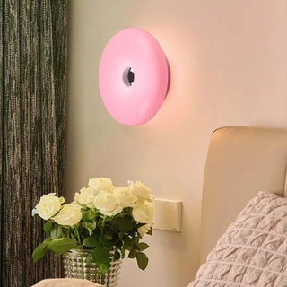 โคมไฟติดผนังโดนัท พลาสติกโมเดิร์น LEDไฟตกแต่งปลั๊กUSB Ambient Lightประหยัดพลังงานหรี่แสงได้สวิตช์สัมผัสโคมไฟห้องนั่งเล่น