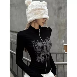 Miss Kitty เสื้อผ้าผู้หญิง เสื้อแฟชั่นสตรีทแขนยาว ดีไซน์ซิปเท่ๆ ลายย้อนยุค Y2K ใส่ฟิตกระชับ FY1230-0