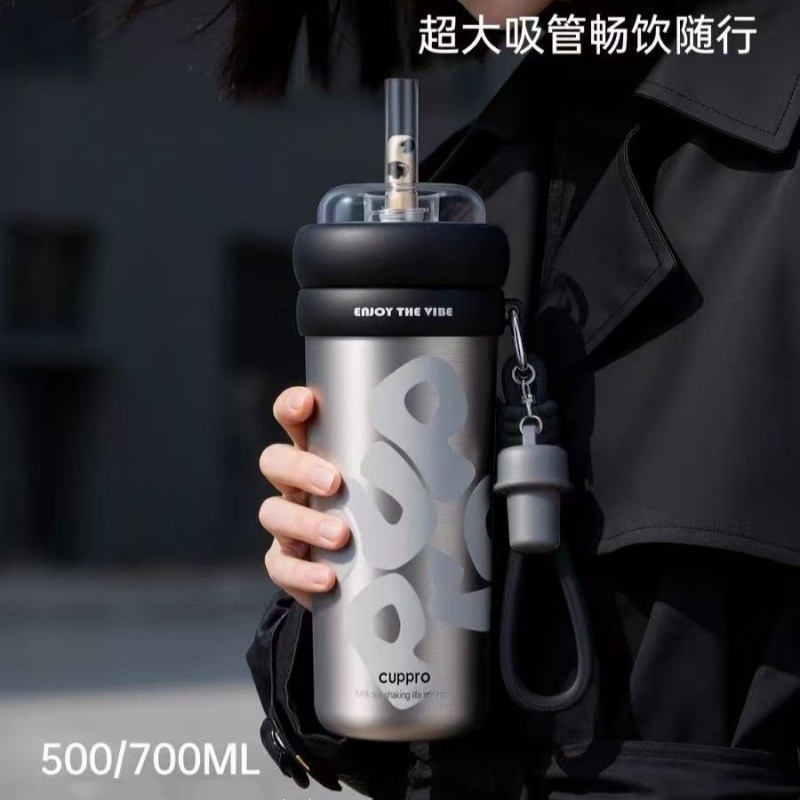 แก้วน้ำเก็บความร้อน 700ml ซับเซรามิก ป้องกันกลิ่น ขนาดใหญ่ พร้อมหลอด พกพาสะดวก สำหรับชานม กาแฟ น้ำผลไม้ หรือเครื่องดื่มเย็น-ร้อน
