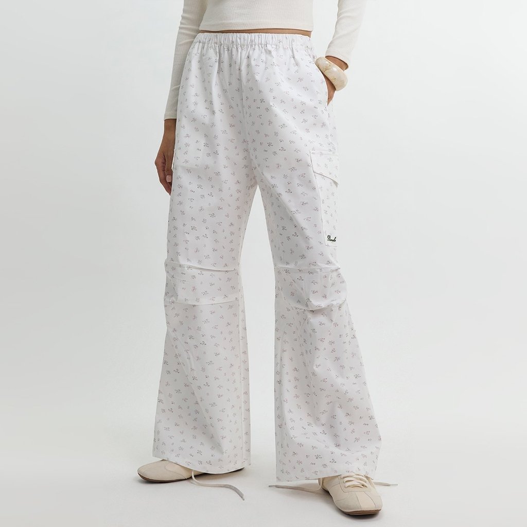 [Pomelo] กางเกงคาร์โก้ขายาวทรงกว้าง ลายดอกไม้ สีขาว / Floral Wide Leg Cargo Pants ราคา ถูกที่สุด ดีลบีเคเค แกลเลอรีภาพที่ 6