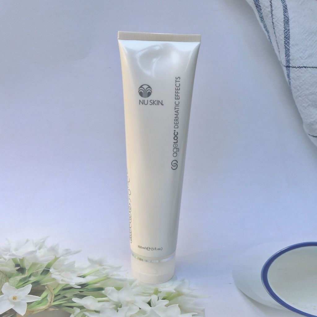 American Nuskin Nuskin White Gel ageloc Firming Lotion Body Firming Gel Moisturizing Body Lotion ถึง