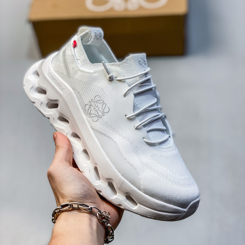 รองเท้าผ้าใบRFEM บนCloud Tracking พื้นโฟมหนาน้ำหนักเบา ออกแบบสำหรับทุกเพ็ก