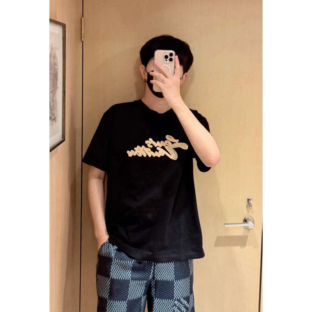 LO ^ UI ^ SV ^ UI ^ TT ^ ON2026L ^ V2025 ต้นฤดูใบไม้ผลิสไตล์ใหม่เสื้อยืดแขนสั้นผู้ชายผู้หญิงคู่สไตล์