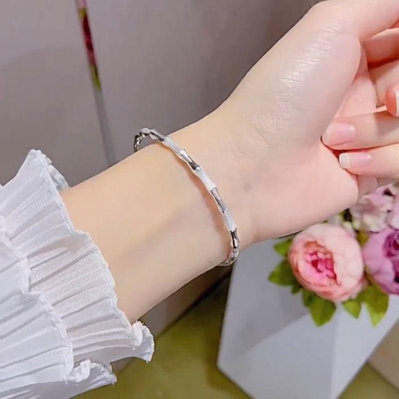 สร้อยข้อมือไม้ไผ่และเงิน ดีไซน์ย้อนยุคแบบชาติพันธุ์ สำหรับคนที่ชอบความคลาสสิก