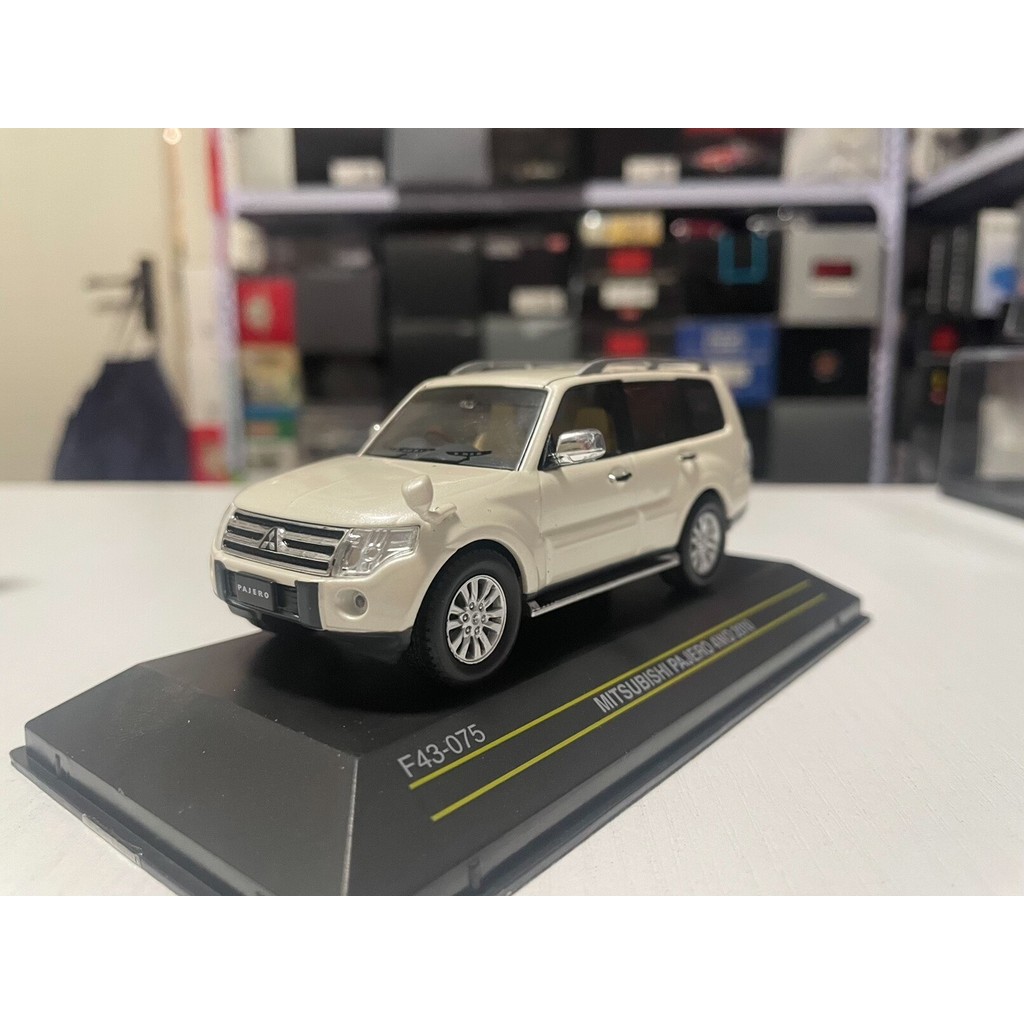 1: 43 FIRST Mitsubishi Pajero Pajero 2010 V93 V97 รถออฟโรด รุ่น สีขาว