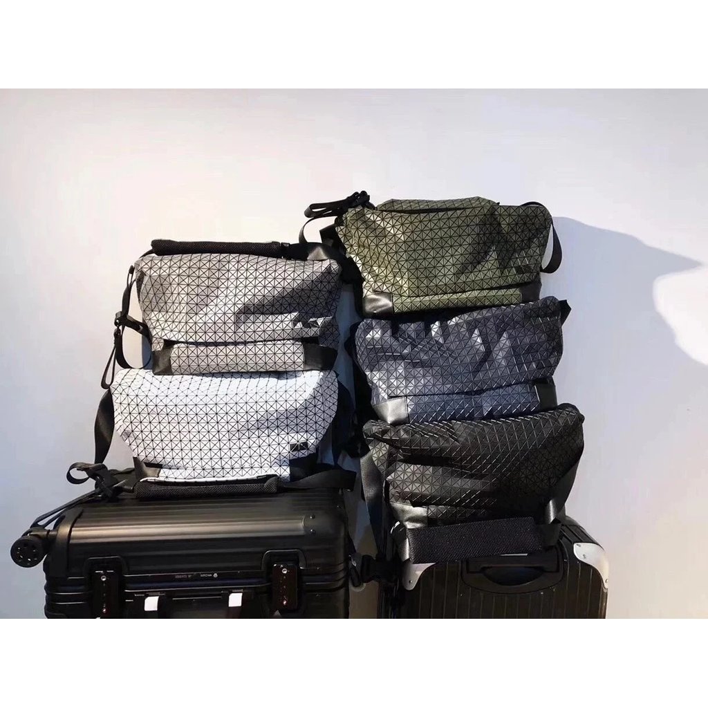 Issey miyake Messenger Bag กระเป๋าผู้ชายกระเป๋าเดินทาง SLING Series Messenger Bag Issey miyake BaoBa