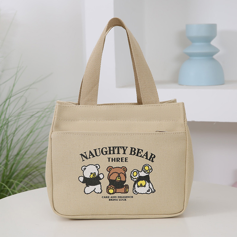 T อินเทรนด์ Casual 2024 Hot Item Three Little Bears พิมพ์น่ารักผ้าใบกระเป๋าเด็กผู้หญิง Outing กระเป๋