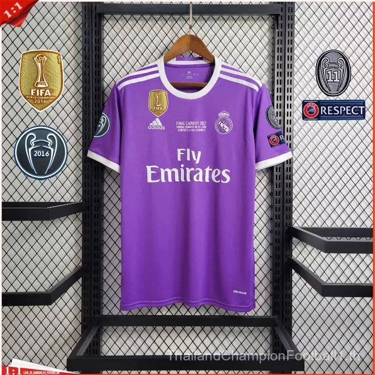 ชุดฟุตบอลเรโทร Real Madrid ฤดูกาล 2016/17 ออกแบบโดย Ronaldo