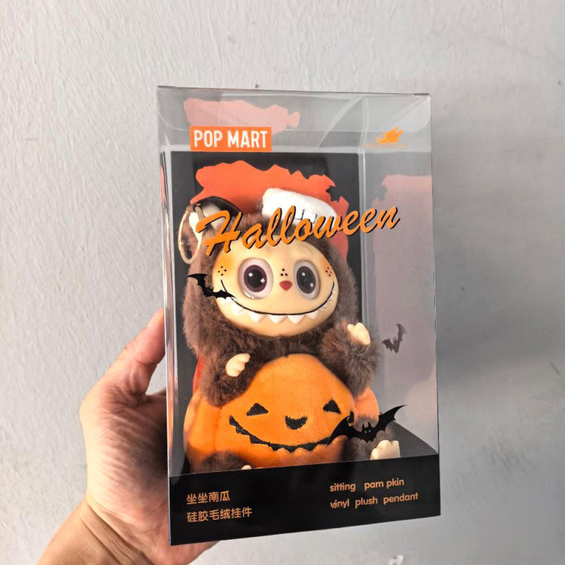Pop Mar ฟักทอง labubu ตุ๊กตาไวนิล labubu ของเล่นฮาโลวีนรูปตุ๊กตากล่องปริศนา Mini YU25.12.01.29