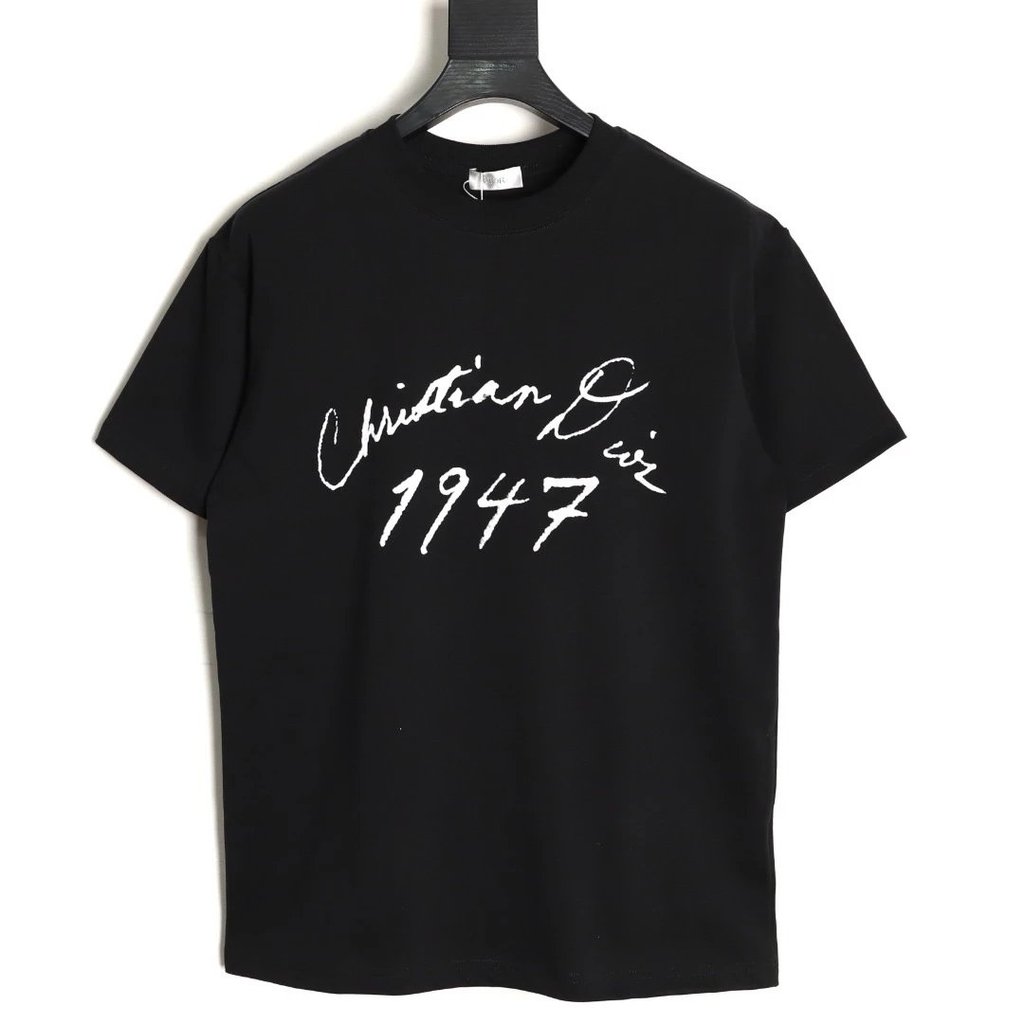เสื้อเชิ้ตแขนสั้น Dior คอลเล็กชัน 1947 ดีไซน์ Letter T