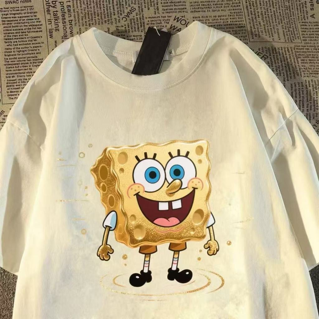 เสื้อยืดแขนสั้นสไตล์ฮ่องกง พิมพ์ SpongeBob SquarePants สำหรับทั้งผู้ชายและผู้หญิง ทรงหลวมรอบคอมีสไตล์ ราคา ถูกที่สุด ดีลบีเคเค แกลเลอรีภาพที่ 2