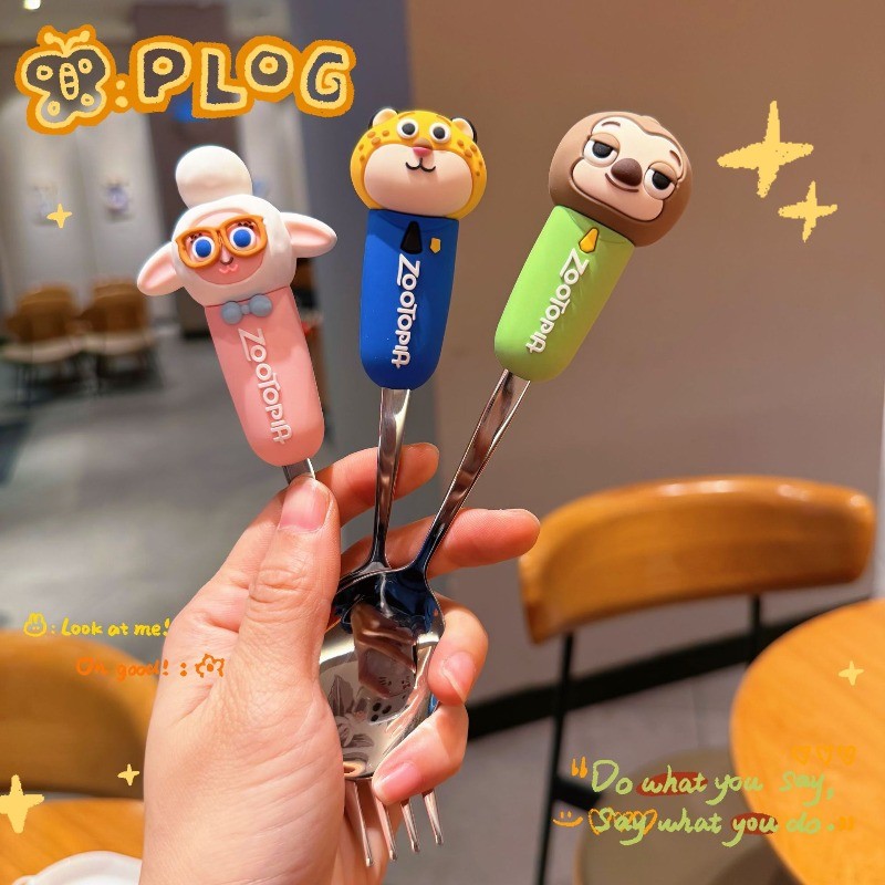 ชุดช้อนส้อมเด็ก 2 ชิ้น ช้อนส้อมลายการ์ตูน รูปแบบการ์ตูนน่ารัก ช้อน&ส้อมแสตนเลส พร้อมกล่องพกพาสะดวก - รูปที่ 4