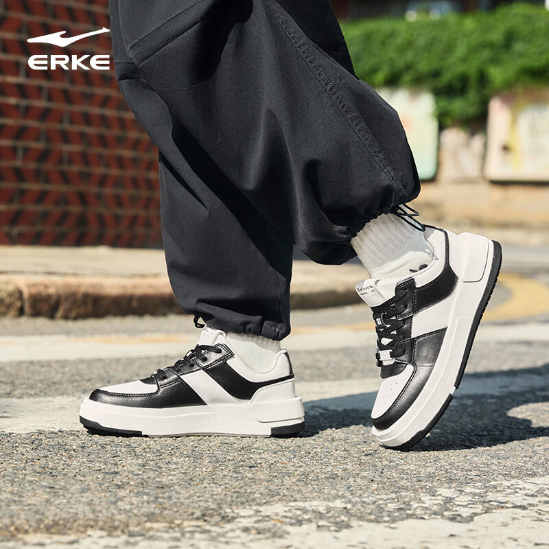ERKE Fang Tang Womens Classic Black & White Skate Shoes, รองเท้าผ้าใบเพิ่มความสูงแพลตฟอร์มหนาสําหรับ
