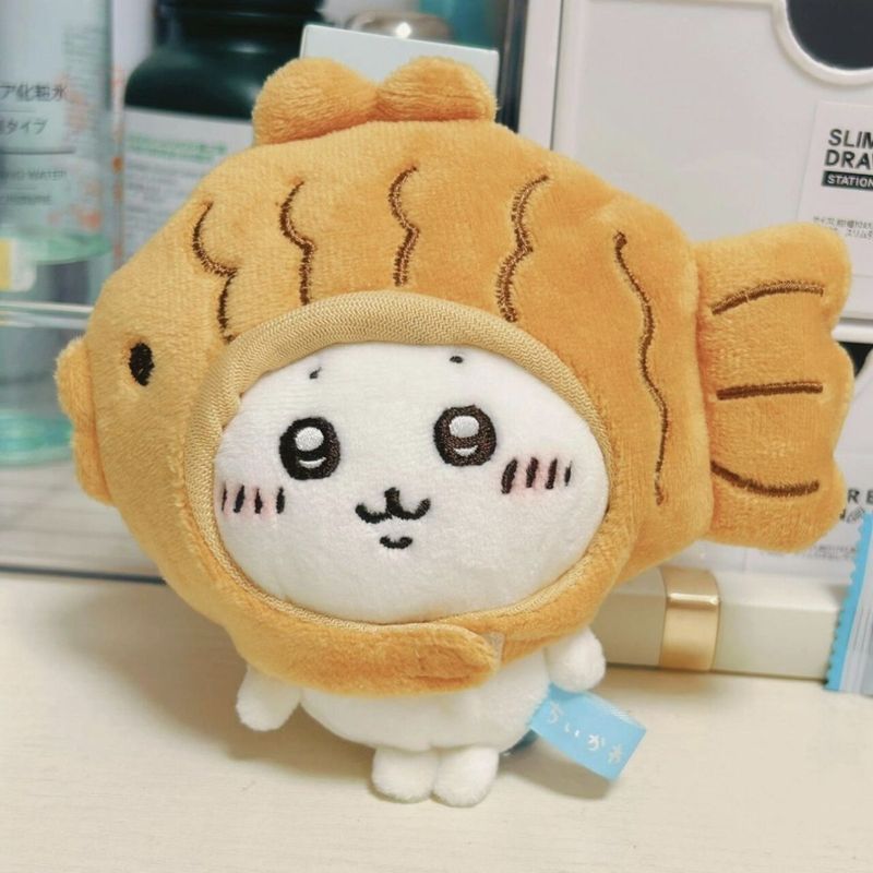 【พร้อมส่ง】chiikawa พวงกุญแจ เคส แท้ ตุ๊กตา พวงกุญแจ จี้กระเป๋าเท้าขนาดเล็ก jiikawa ปลาผ้าไหมย่าง chi