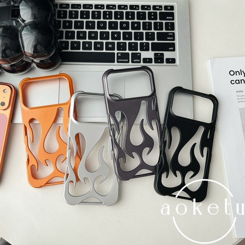 ใหม่สีส้มกลวงออกเคสโทรศัพท์เหมาะสําหรับ แอปเปิล ไอโฟน 17 โปรแม็กซ์ เคลือบด้านฝ้า 16มือโปร สีทึบเปลวไฟสามมิติโหลออก 13/12/11 รวมทุกอย่างปกอ่อน