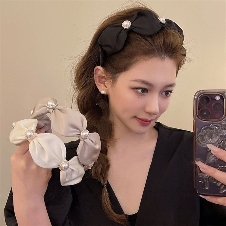 หมวกผู้หญิงใหม่ ขอบกว้างซาตินมุก ดีไซน์เรียบหรู สไตล์ไฮเอนด์