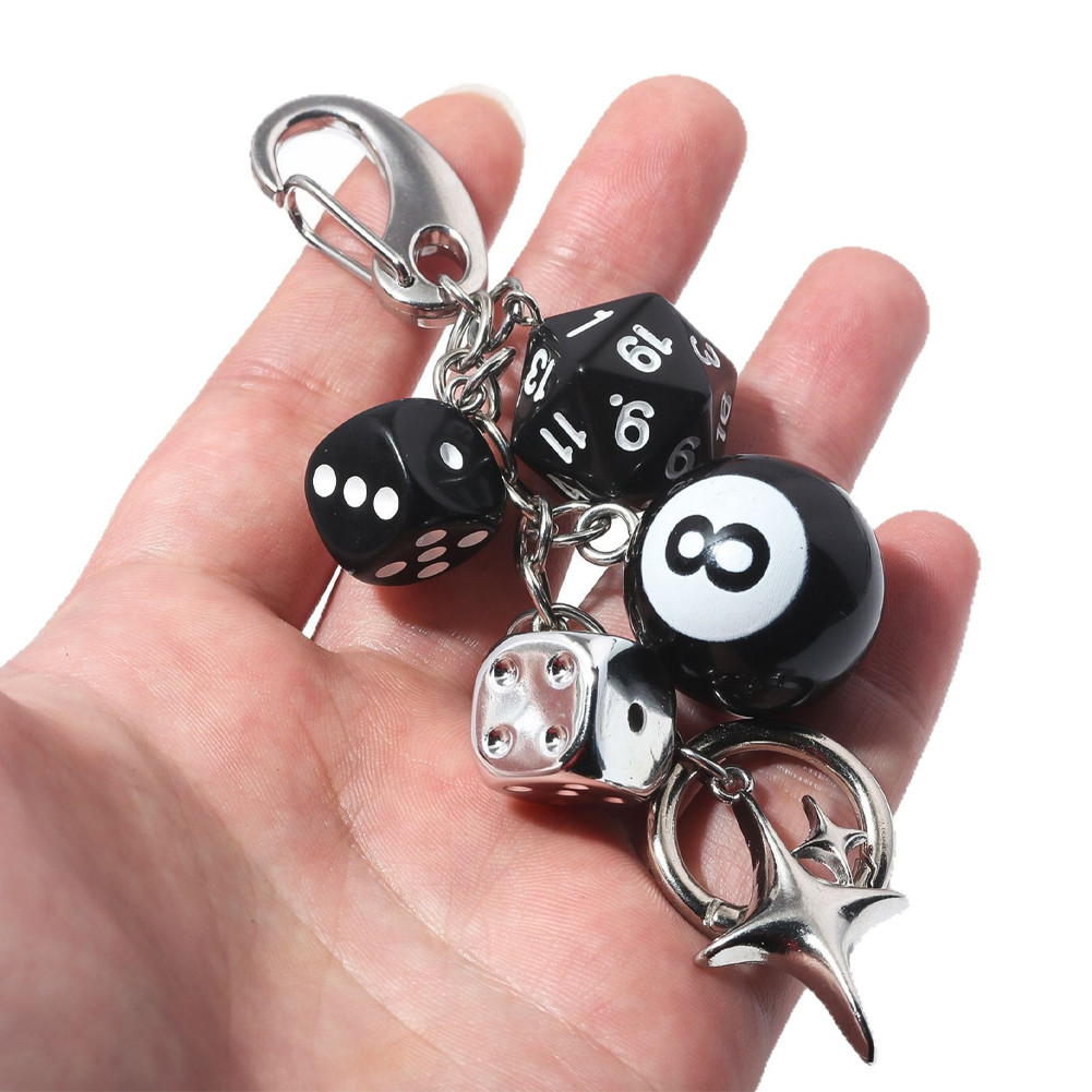 พวงกุญแจ 8 ball keychain โกธิค พวงกุญแจรถ ห้อยกระเป๋า ตกแต่งกระเป๋า bag charm หัวเข็มขัด พวงกุญแจกาง
