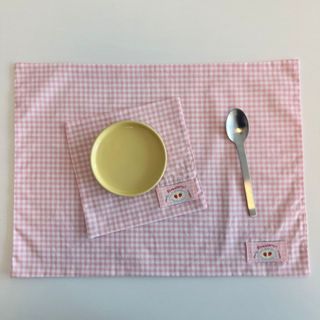 ผงหวานสตรอเบอร์รี่ตารางขนาดเล็ก แผ่นรองจาน โฮมเมดสองชั้นผ้าเ…