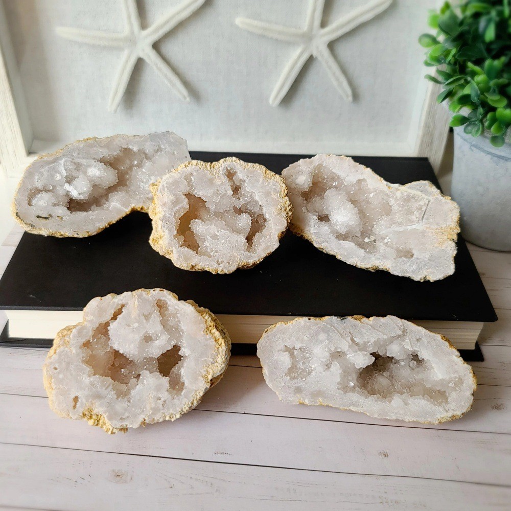 Moroccan White Agate Geode Cornucopia Geode Slice เครื่องประดับตัวอย่างแร่คริสตัลหินหยาบผู้ผลิตขายส่