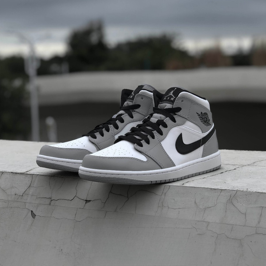 [Daigou] Air Jordan 1 Mid Light Smoke Grey Black Hook554724- 092 6อดีต