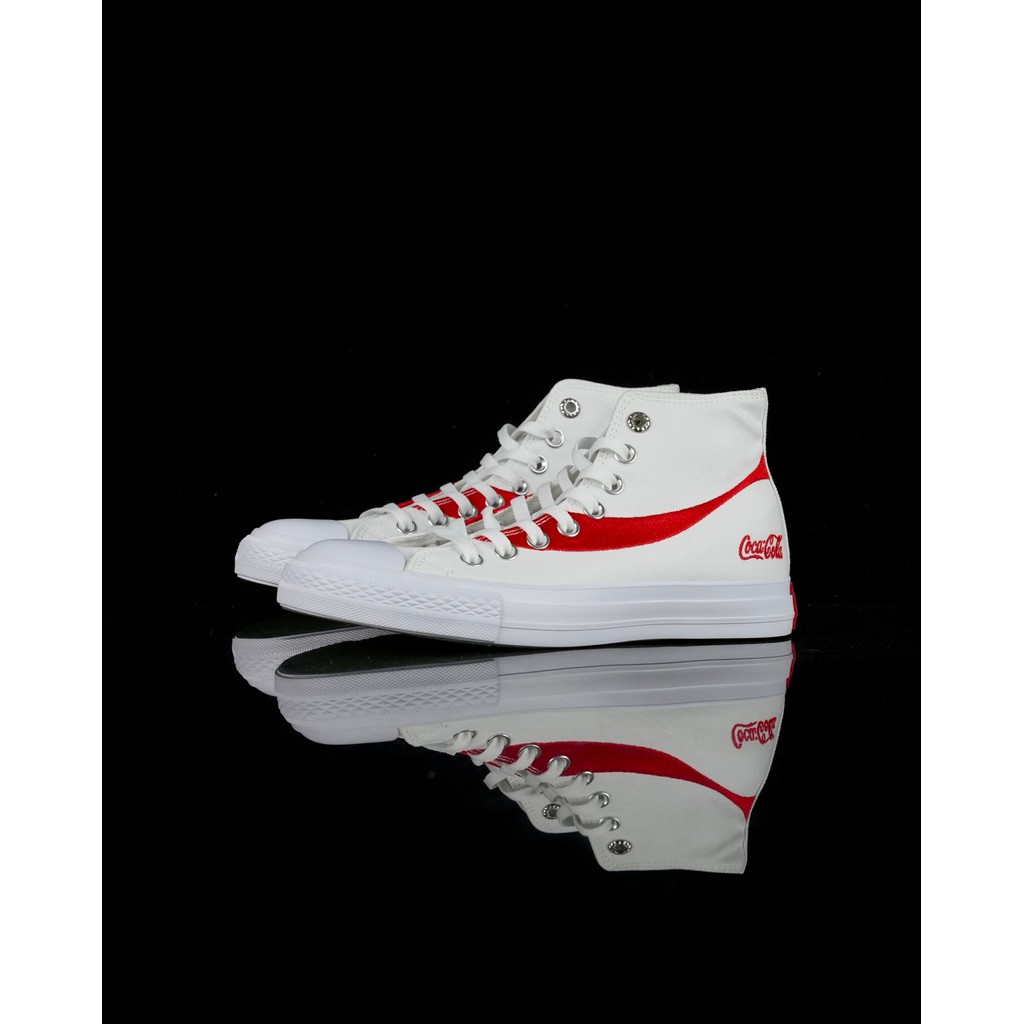 รองเท้าผ้าใบ Coca-Cola รุ่นใหม่ สไตล์แบน สำหรับทั้งผู้ชายและผู้หญิง ลายโลโก้ สีขาว