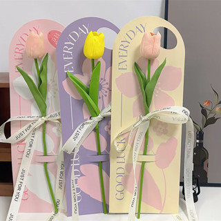 ชุดช่อดอกไม้ทิวลิปโรแมนติกชุดของขวัญช่อดอกไม้วันวาเลนไทน์ของ…