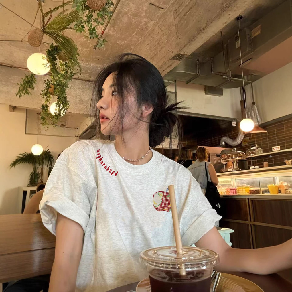 แขนสั้นอเมริกันซอก正หลวมสไตล์ร้อนที่สวยงามเสื้อผ้าฝ้ายแท้ความรู้สึกห้างสรรพสินค้าทีเสื้อยืดฤดูร้อนไหล่ออกแบบด้านบนผู้หญิงครึ่ง2026 FDXM ราคา ถูกที่สุด ดีลบีเคเค แกลเลอรีภาพที่ 2