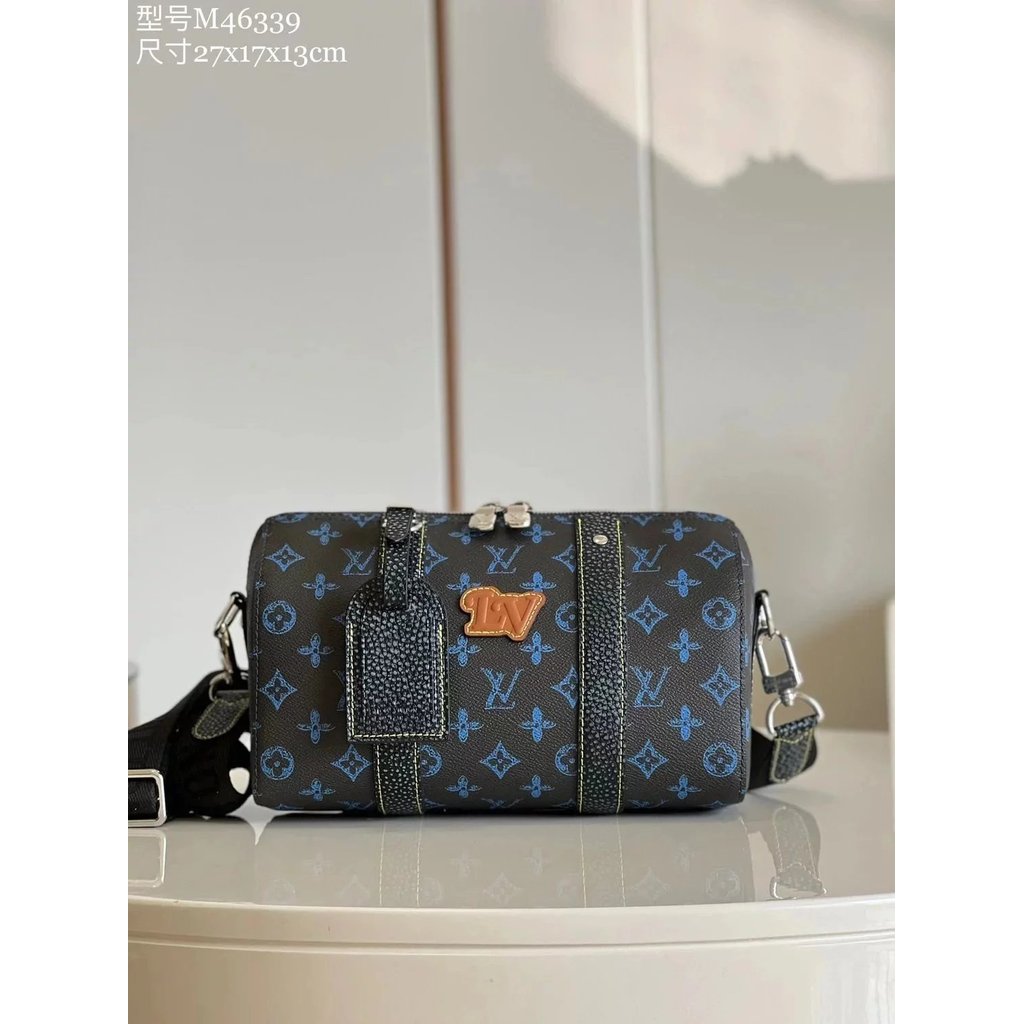 Blue Pillow Bag Series CITY KEEPALL Pillow Bag กระเป๋าสะพายข้างผู้ชาย