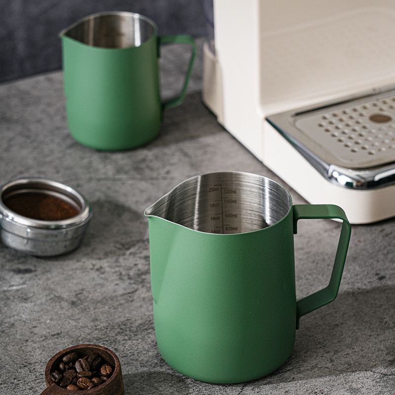 หนา 304 สแตนเลสสตีลนม Frothing Pitcher V-Shaped Precision Spout, Ergonomic Handle Latte Art ถ้วย,กาแฟสีเขียวนึ่งเหยือก 03
