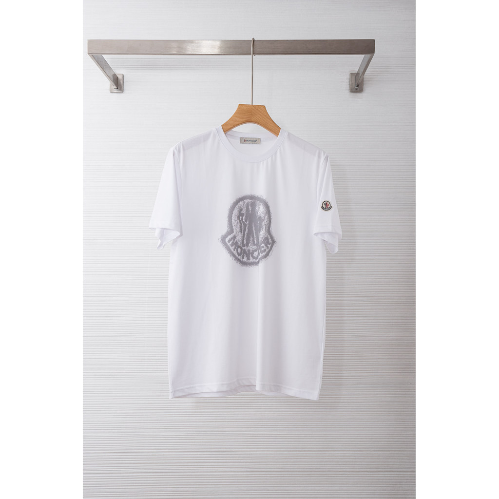 Moncler/Moncler 2026 คลาสสิกรอบคอแขนสั้นเสื้อยืดผู้ชายผู้หญิงหรูหรารอบคอ Slim-Fit Bottoming เสื้อ Jo