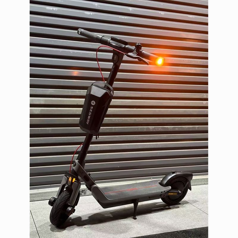 Ninebot Segway สกู๊ตเตอร์ไฟฟ้า ZT3 Prof เหมาะสำหรับผู้ใหญ่ พับเก็บสะดวก