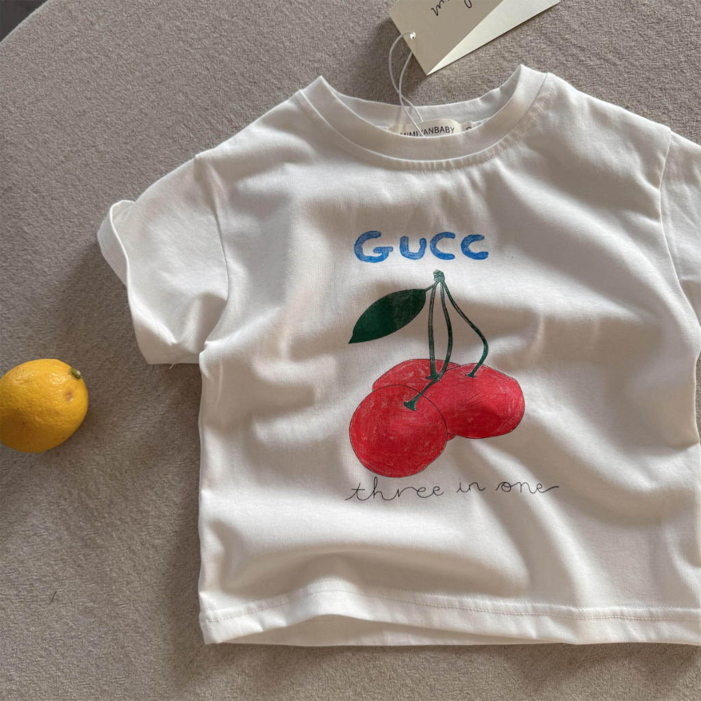 เสื้อยืดแขนสั้นสไตล์เกาหลีสำหรับเด็กเล็กและเด็กโต ลายการ์ตูนแฟชั่นฤดูร้อน ทรงเข้ารูป เหมาะสำหรับเด็กไซส์เล็กและกลาง