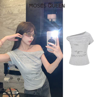 < MOSESQUEEN > เสื้อยืดแขนสั้นพิมพ์ลายตัวอักษรสำหรับผู้หญิง ดีไซน์ไหล่เอียงไม่สมมาตร เหมาะสำหรับการแต่งตัวทุกวันและวันหยุด #63657