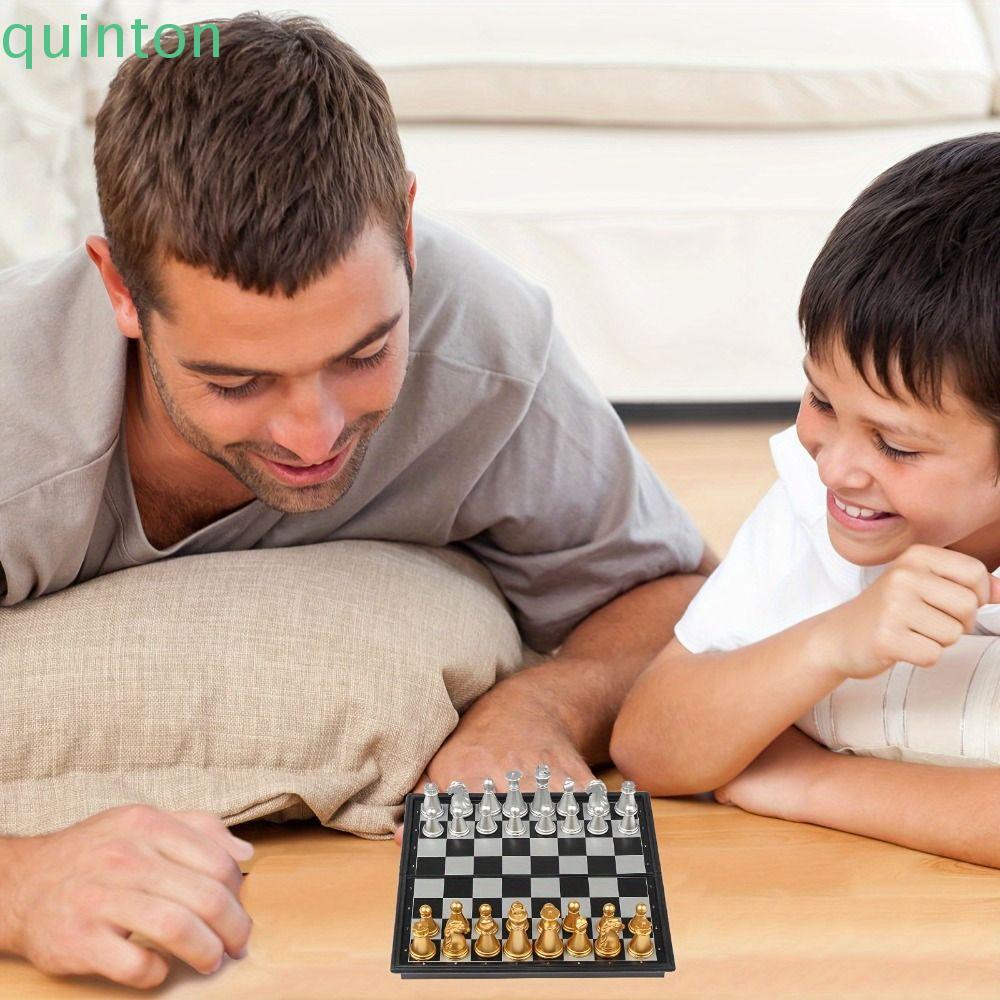 QUITON Mini Chess Set, Folding Design Gold Silver Magnetic Chess, Pocket Size Magnetic Pieces Table 